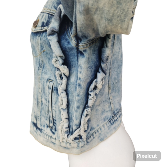 ELAN Ruffled Acid Washed Jean Jacket - Picture 5 of 10